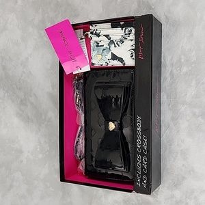 🆕NWT 💋Betsey Johnson Crossbody & Card Case Gift Set